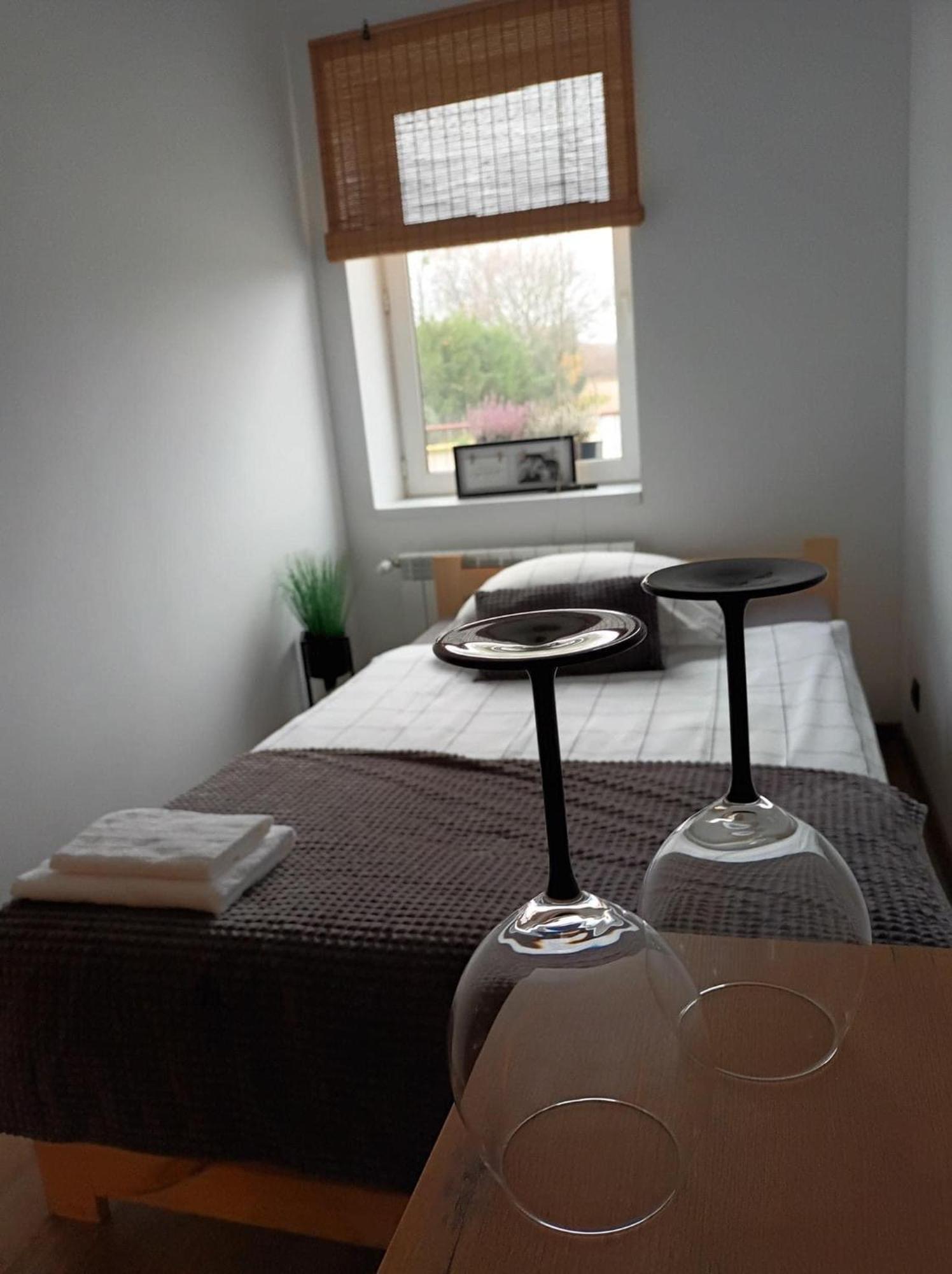 אוז'יש Apartament Numer 1, Dwie Sypialnie Dwa Lozka מראה חיצוני תמונה
