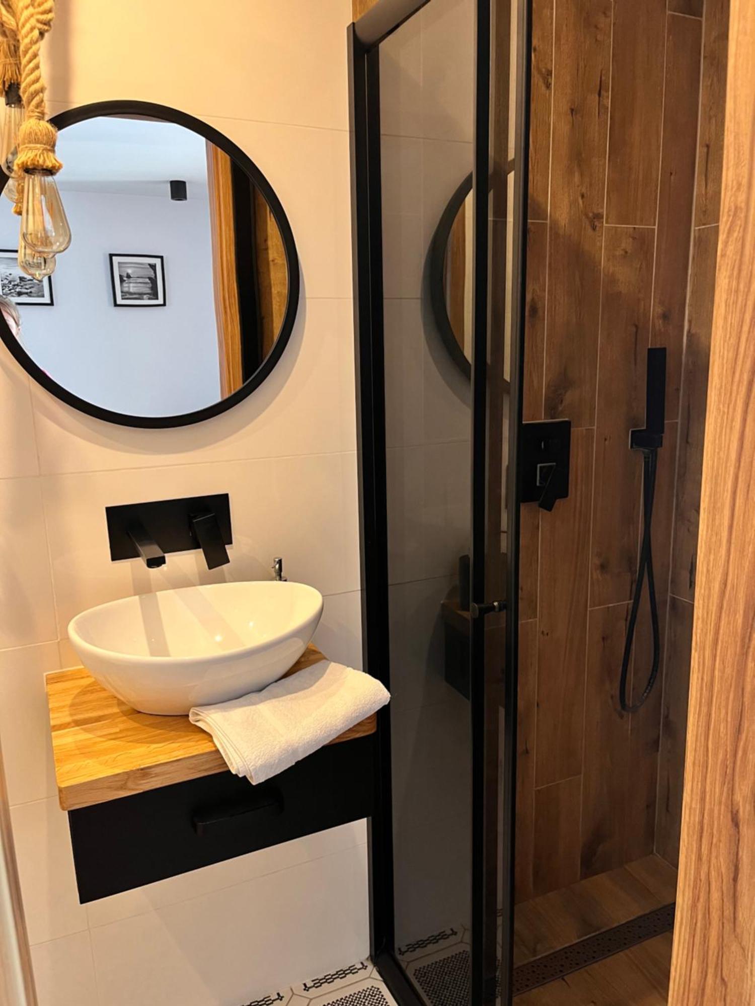 אוז'יש Apartament Numer 1, Dwie Sypialnie Dwa Lozka מראה חיצוני תמונה